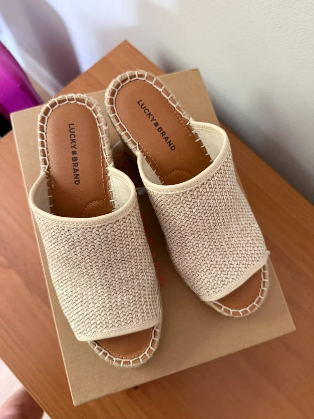 Lucky Brand beautiful neutral